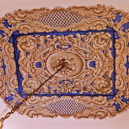 Palazzo Galluccio * גלאטינה