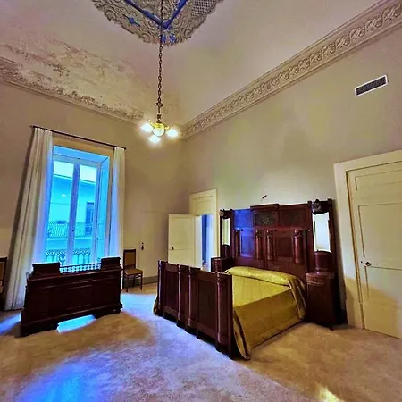 Palazzo Galluccio *